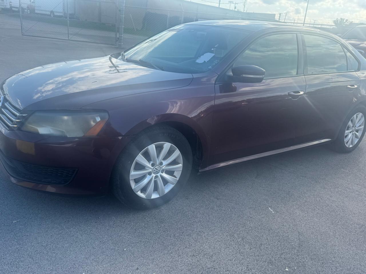 Volkswagen Passat 2.5L S W/Appearance 2013