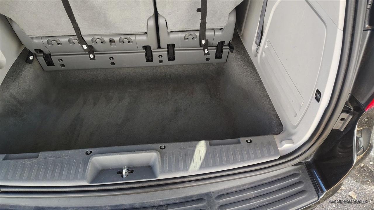 Volkswagen Routan  2009