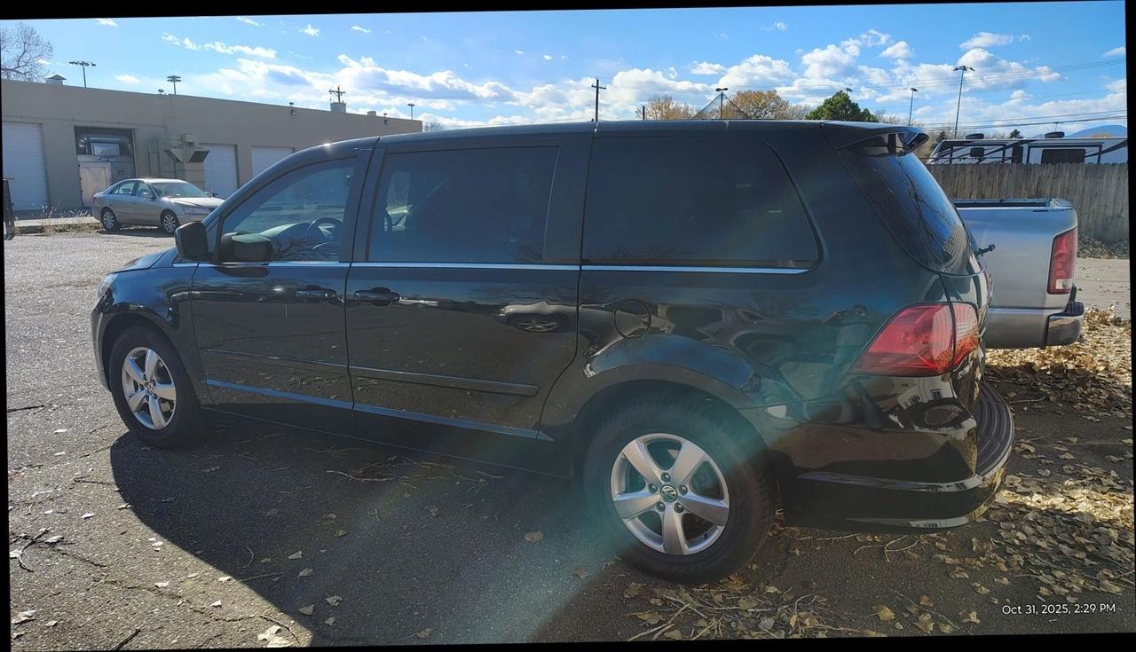 Volkswagen Routan  2009