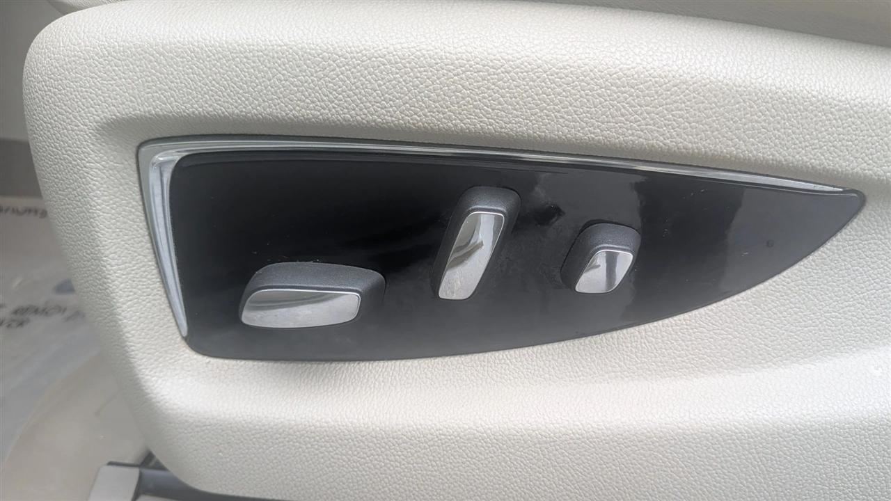 Cadillac Escalade  2015