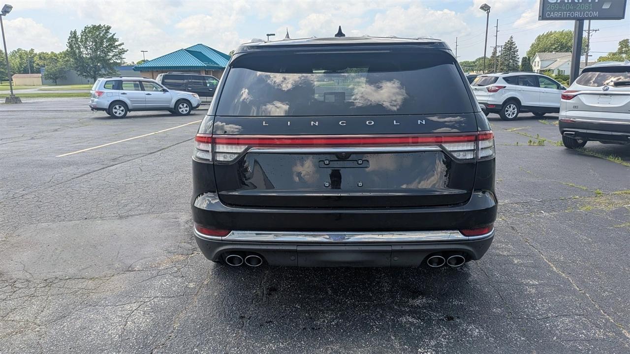 Lincoln Aviator  2021