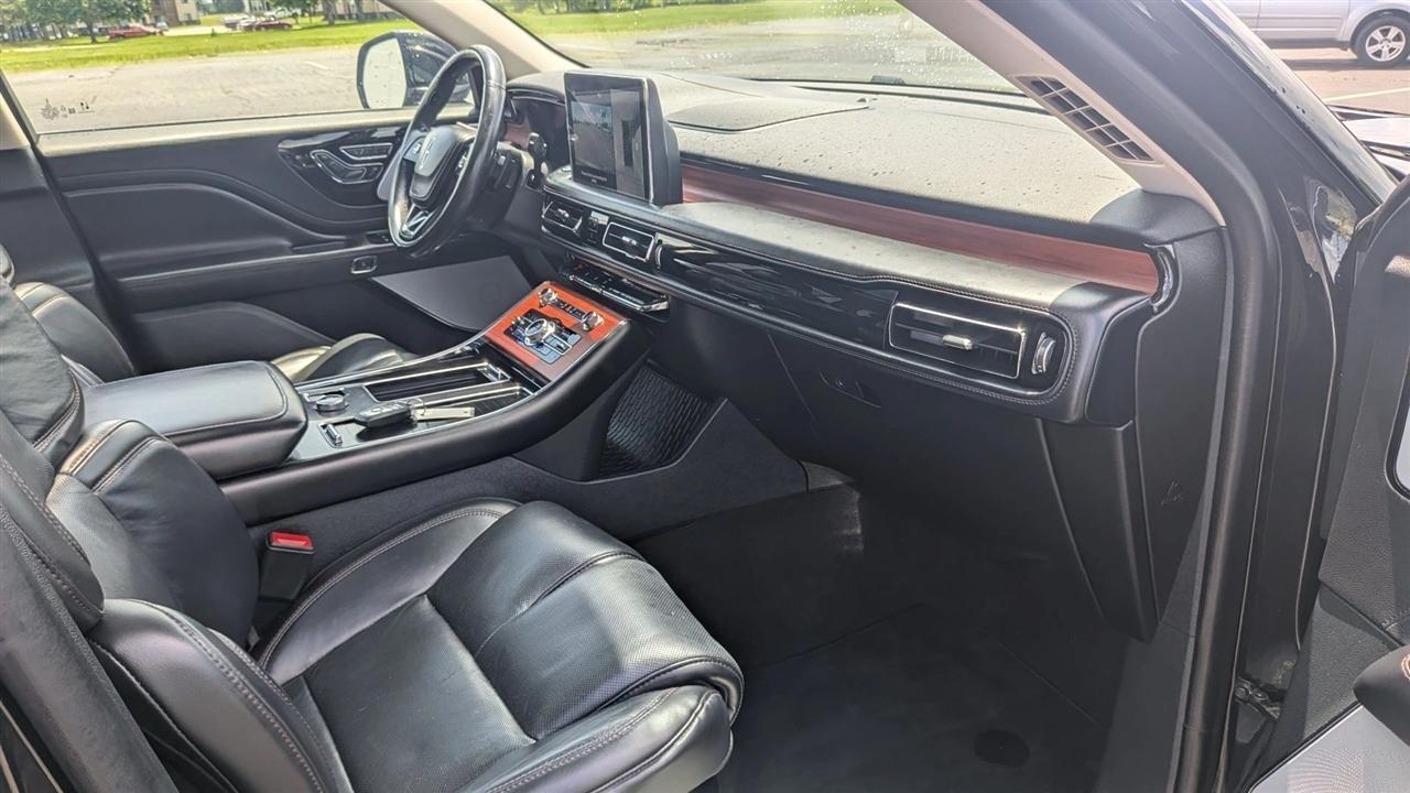 Lincoln Aviator  2021