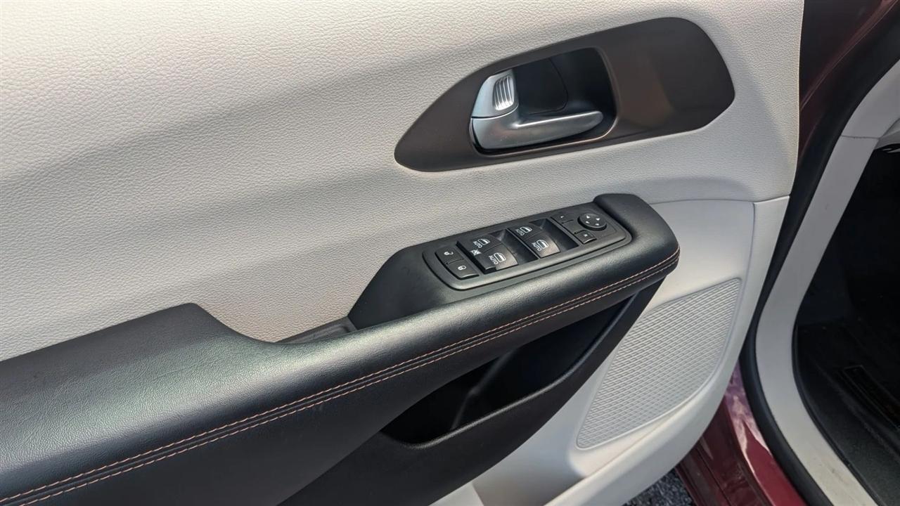 Chrysler Pacifica  2017