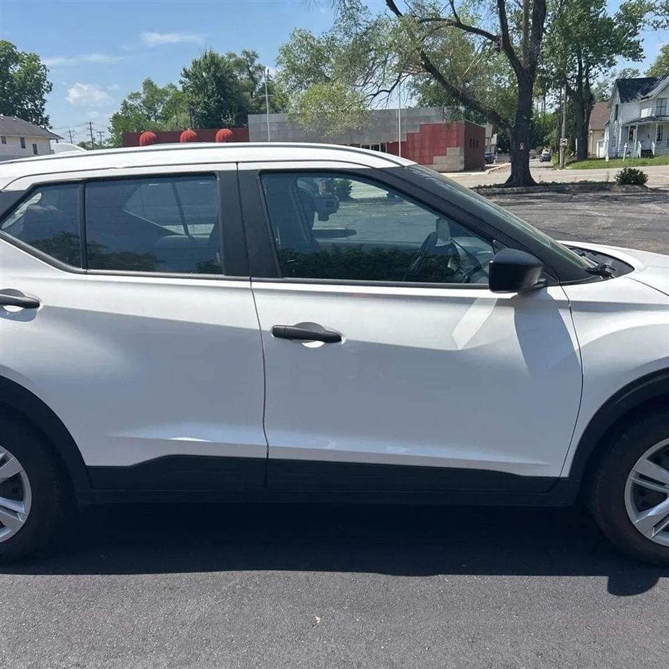 Nissan Kicks  2023