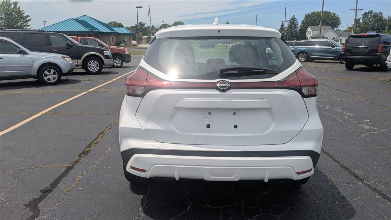 Nissan Kicks  2023