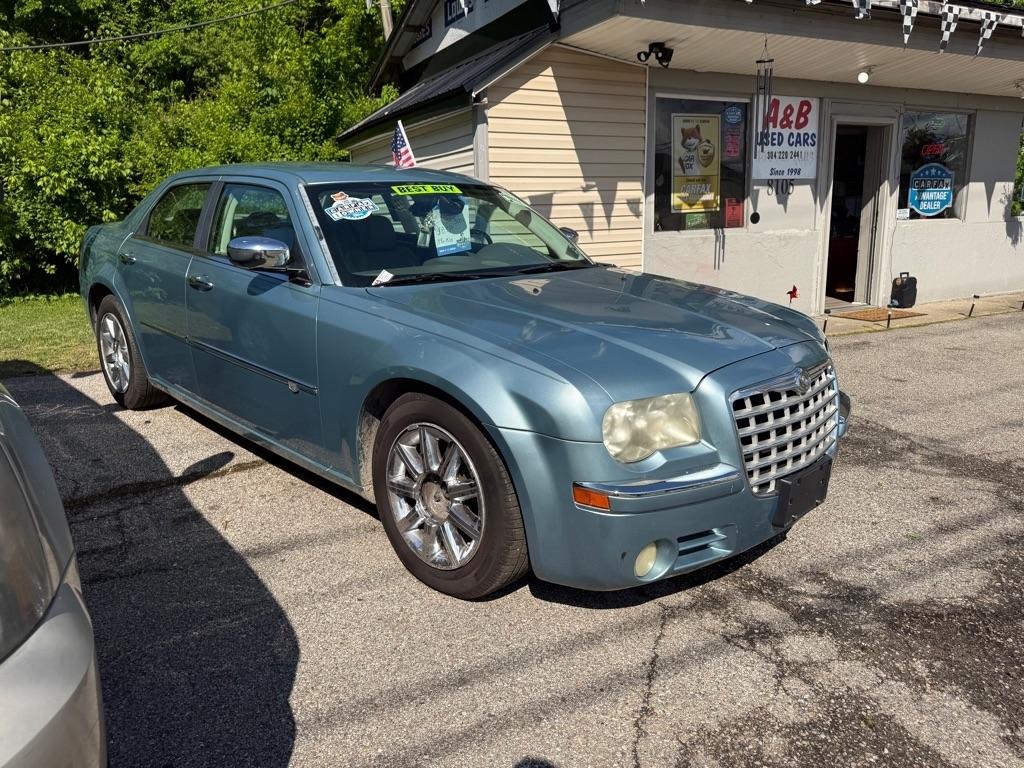 2009 Chrysler 300 4dr Sdn 300C Hemi RWD