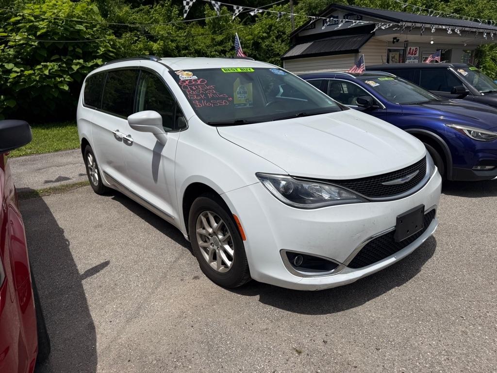 2020 Chrysler Pacifica Touring L's photo