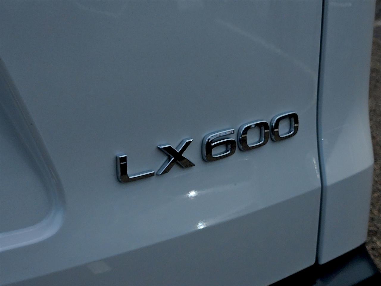 Lexus LX LX 600 Premium 4WD 2024