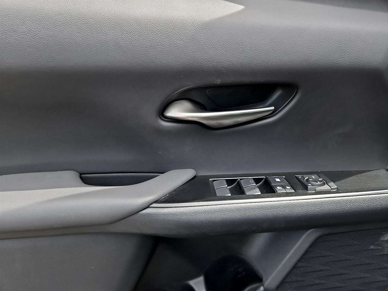 Lexus UX UX 200 FWD 2022