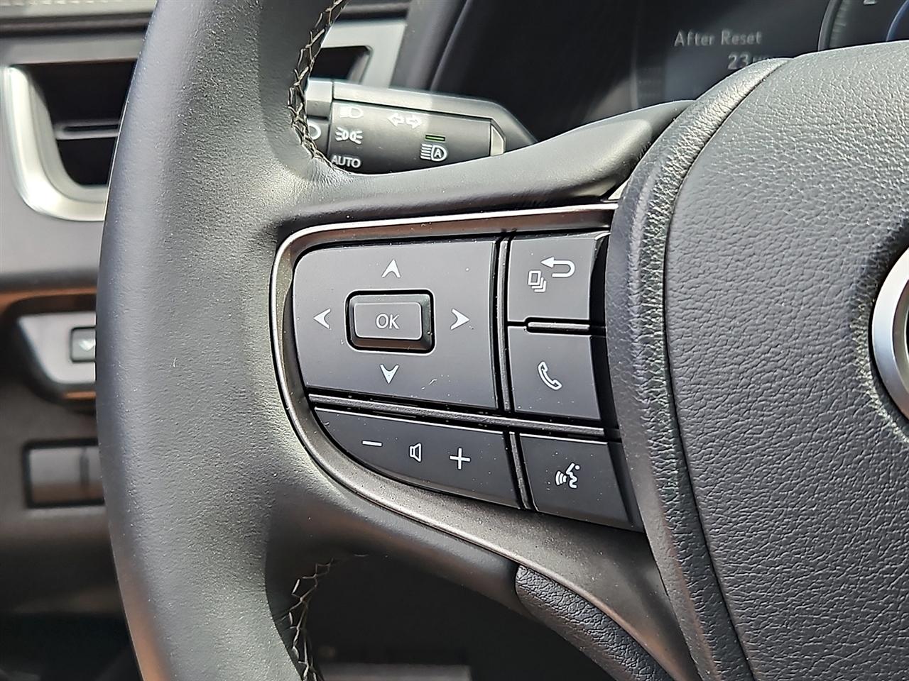 Lexus UX UX 200 FWD 2022
