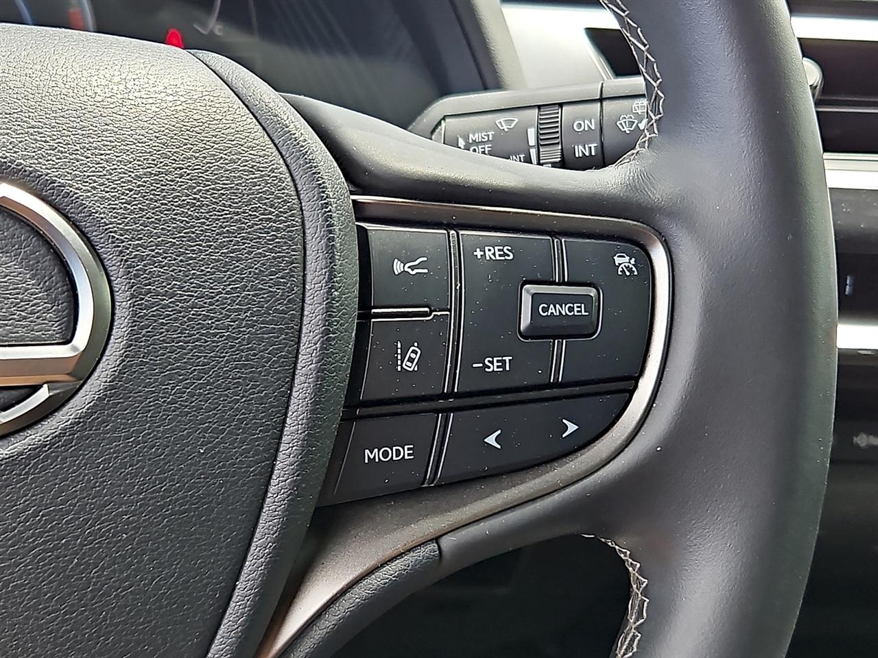 Lexus UX UX 200 FWD 2022