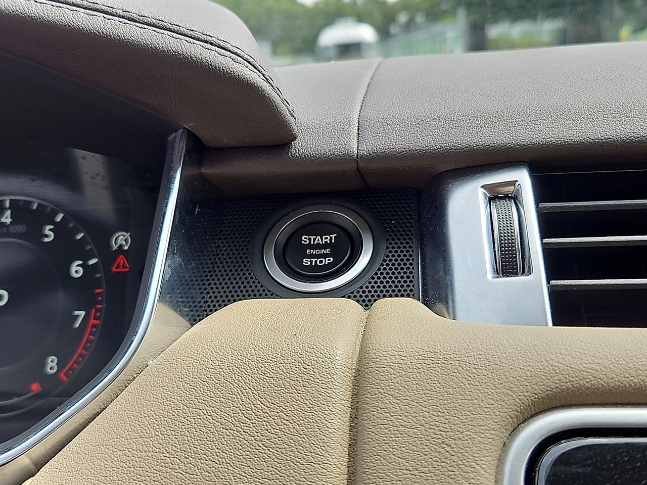 Land Rover Range Rover Sport Turbo i6 MHEV HSE 2019