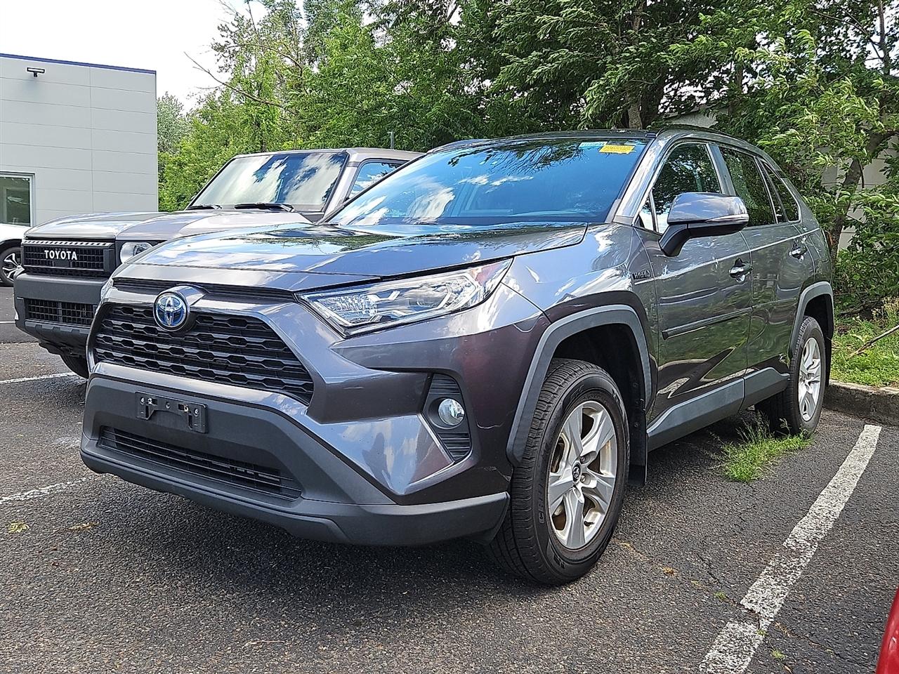 Toyota RAV4 Hybrid XLE AWD (Natl) 2020