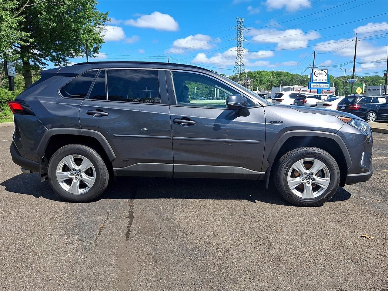 Toyota RAV4 Hybrid XLE AWD (Natl) 2020