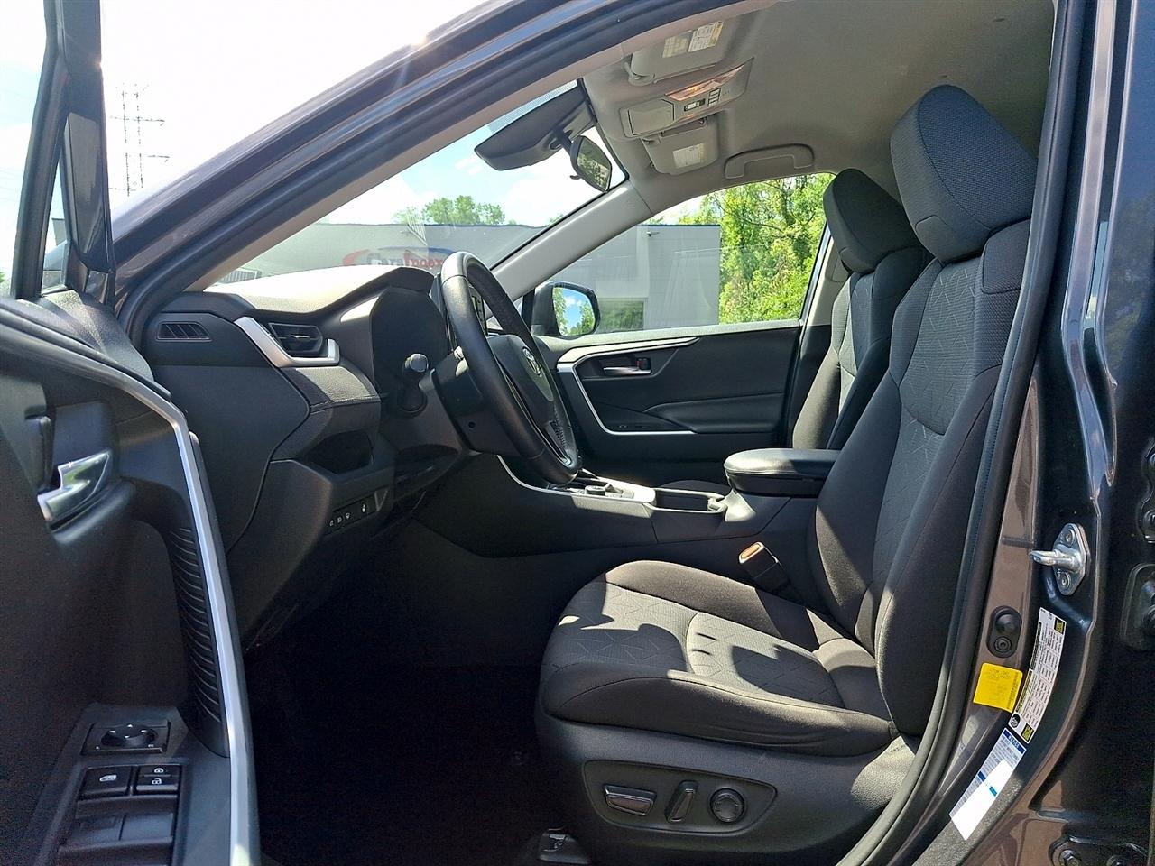 Toyota RAV4 Hybrid XLE AWD (Natl) 2020
