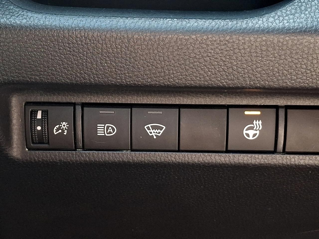 Toyota RAV4 Hybrid XLE AWD (Natl) 2020