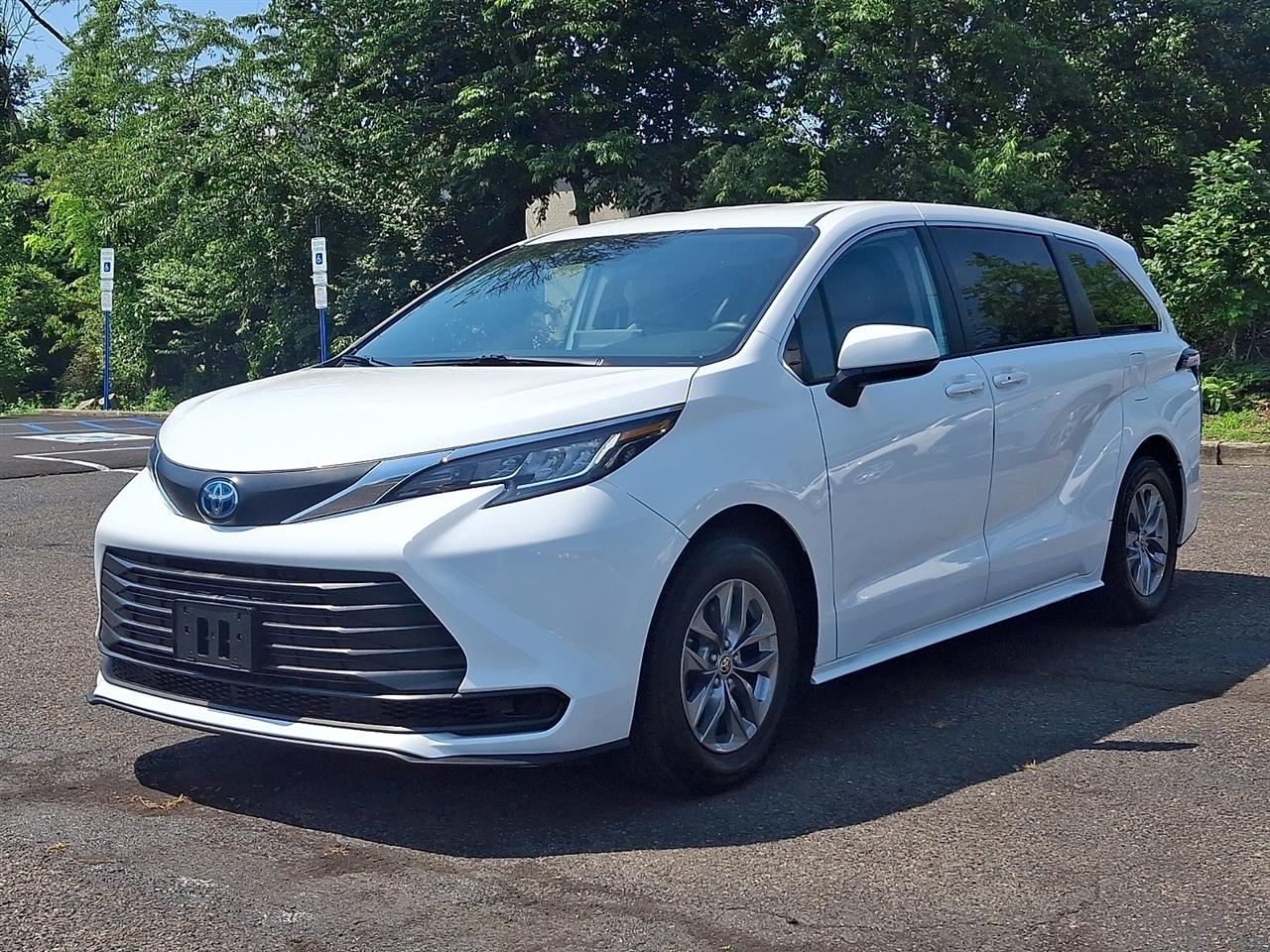 Toyota Sienna LE AWD 8-Passenger (Natl) 2023