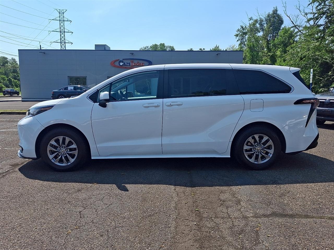 Toyota Sienna LE AWD 8-Passenger (Natl) 2023