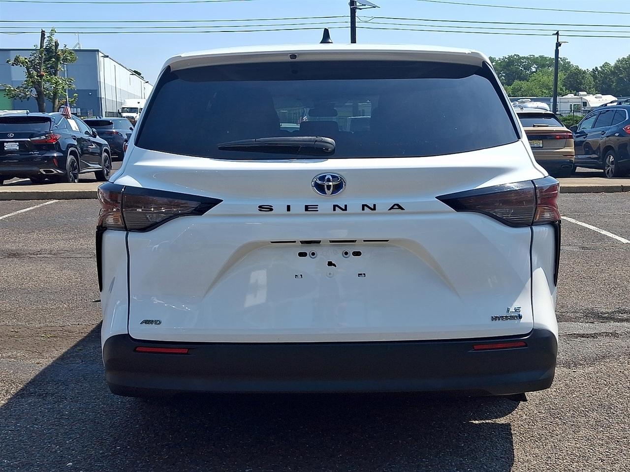 Toyota Sienna LE AWD 8-Passenger (Natl) 2023