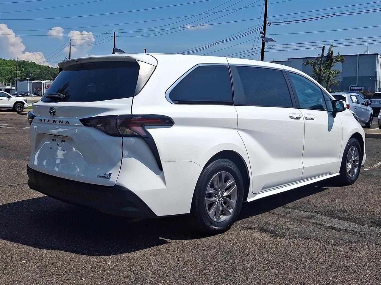 Toyota Sienna LE AWD 8-Passenger (Natl) 2023
