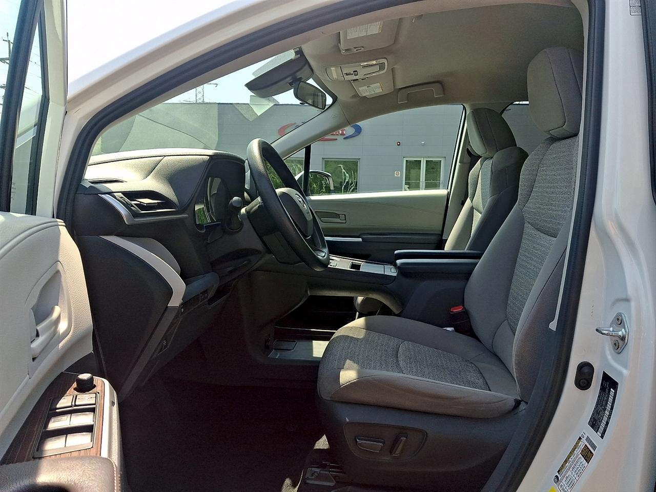 Toyota Sienna LE AWD 8-Passenger (Natl) 2023
