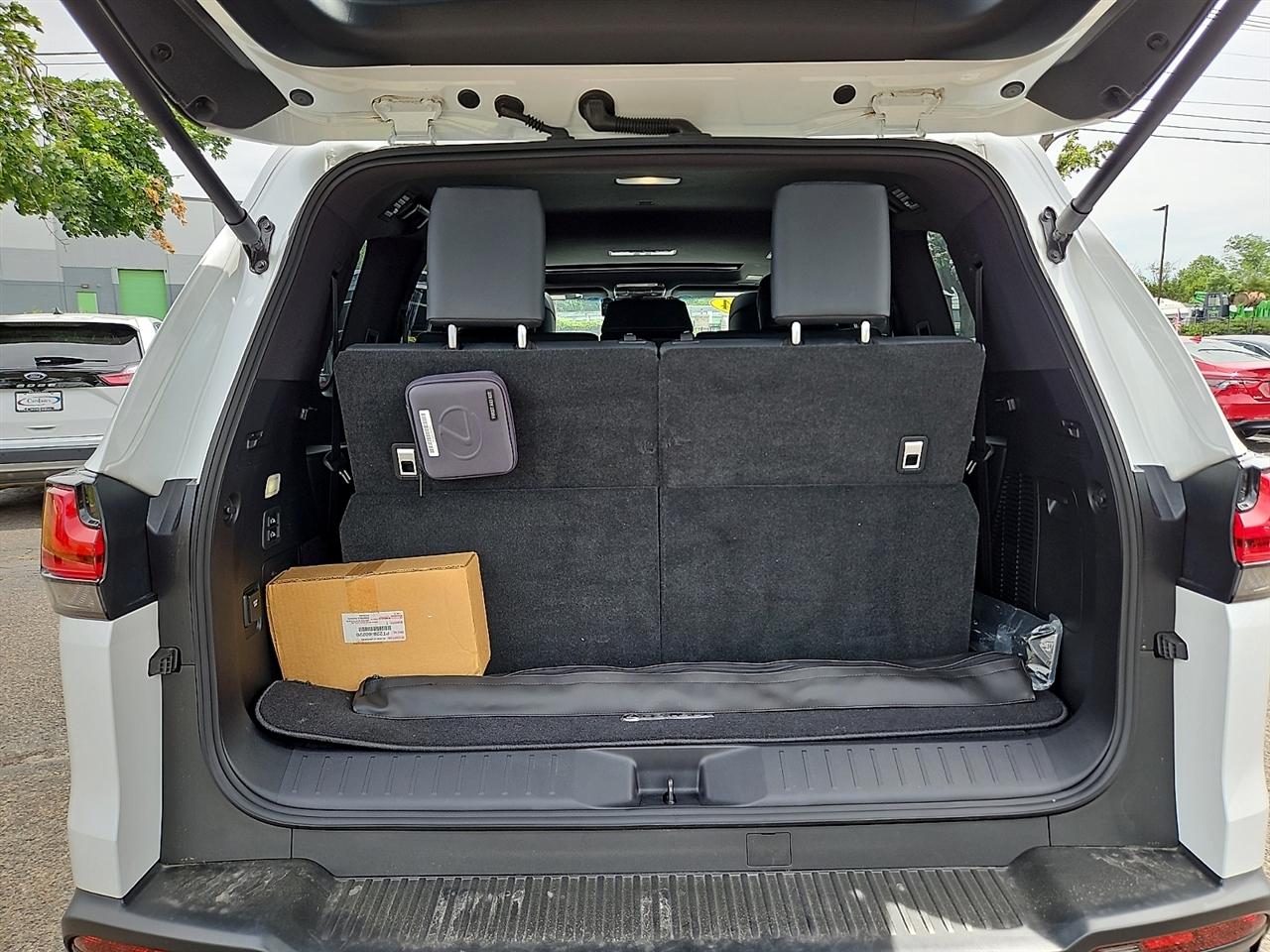 Lexus LX LX 600 Premium 4WD 2024