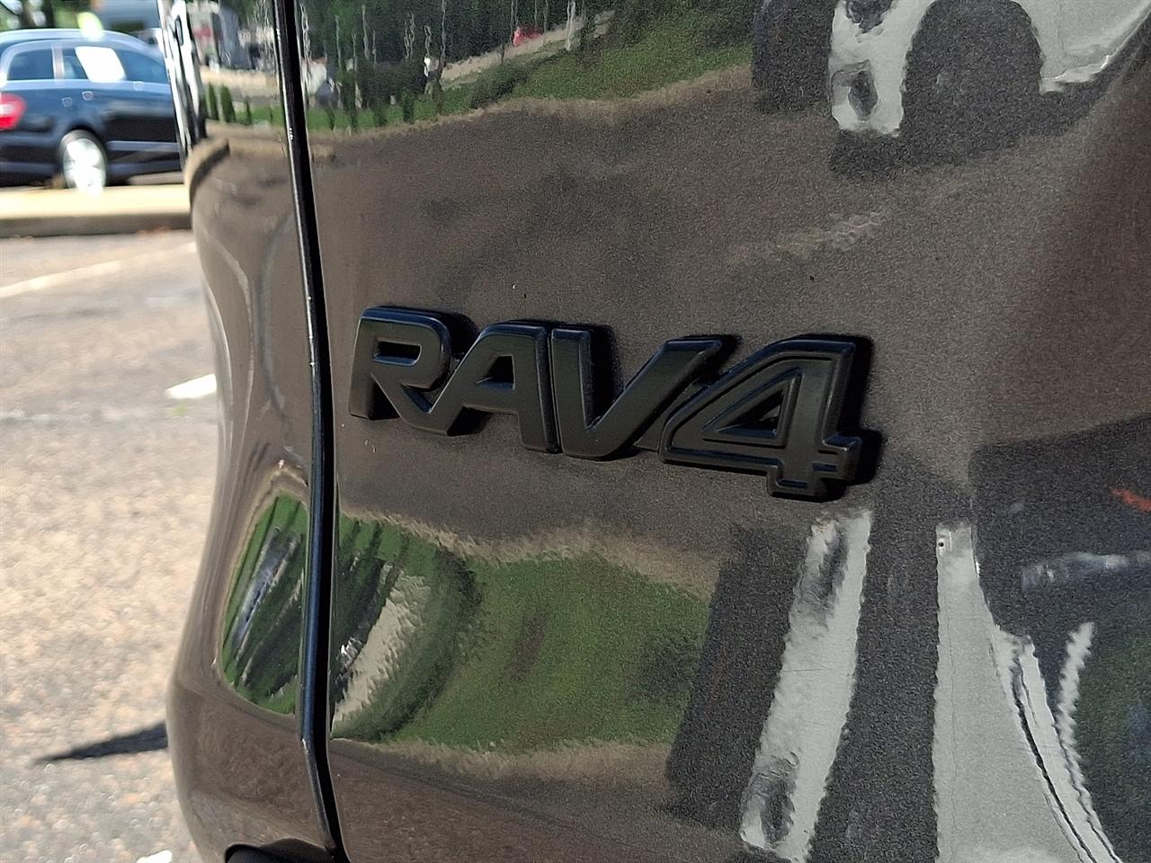 Toyota RAV4 Hybrid XLE AWD (Natl) 2020