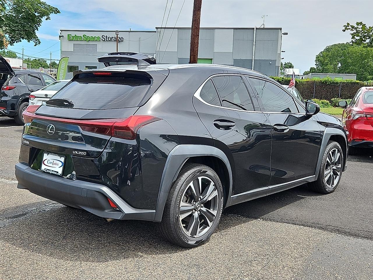 Lexus UX UX 200 FWD 2022