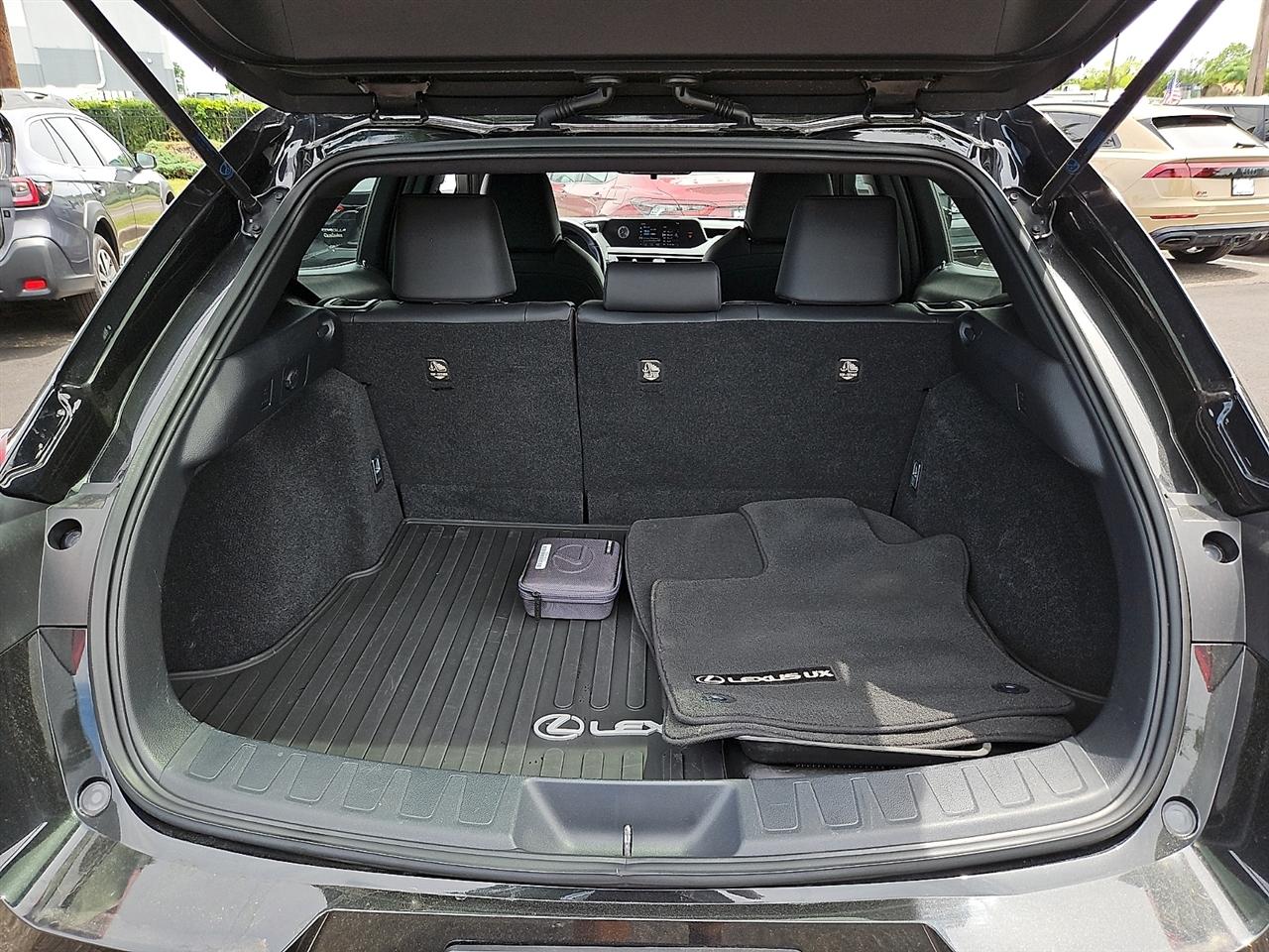Lexus UX UX 200 FWD 2022
