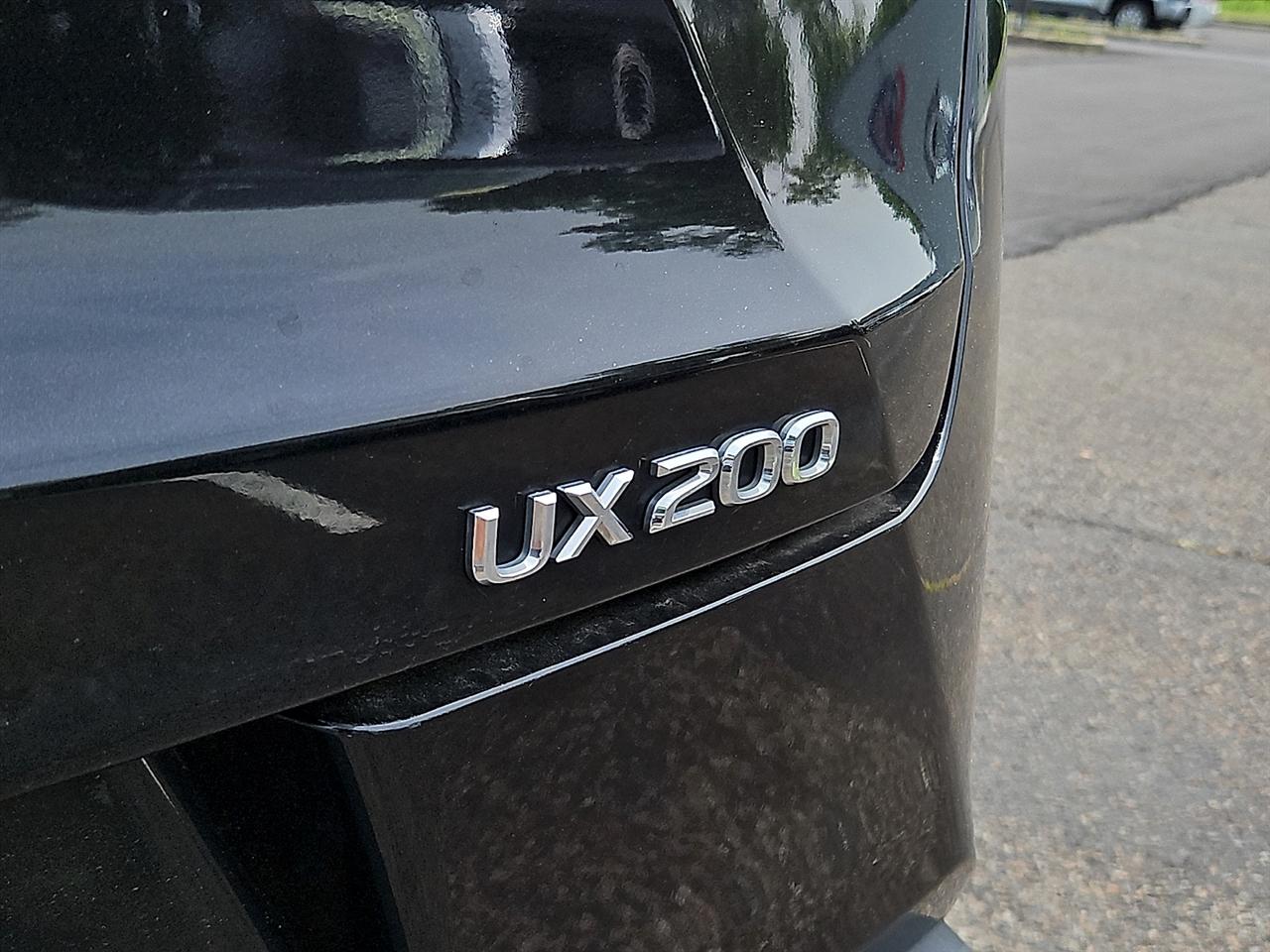 Lexus UX UX 200 FWD 2022