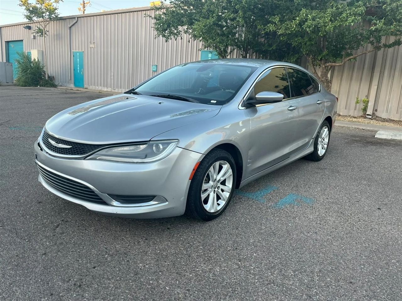2015 Chrysler 200 Limited's photo