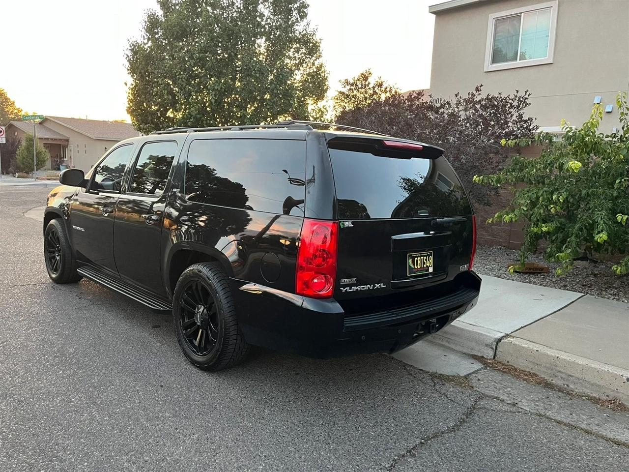 GMC Yukon XL SLT-1 1/2 Ton 4WD 2012