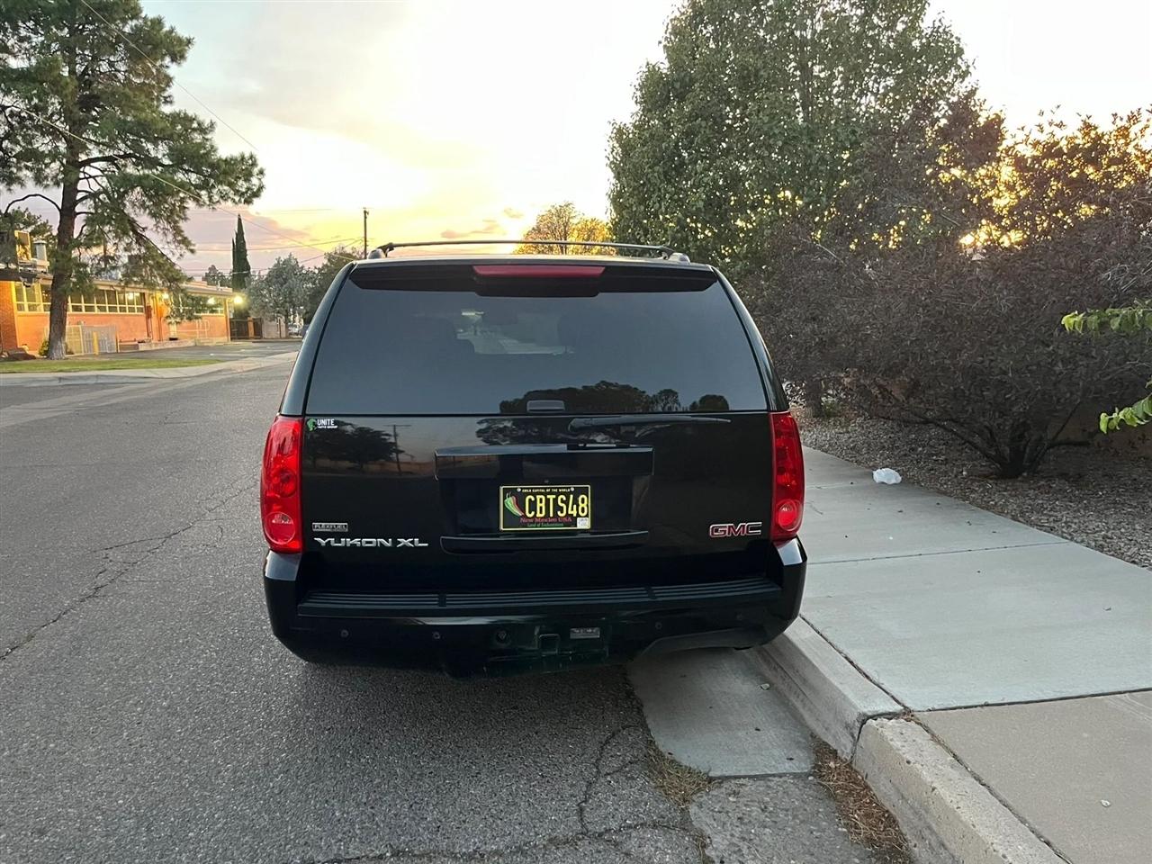 GMC Yukon XL SLT-1 1/2 Ton 4WD 2012