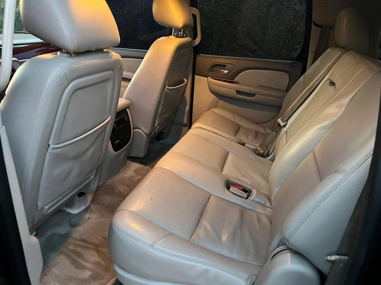 GMC Yukon XL SLT-1 1/2 Ton 4WD 2012