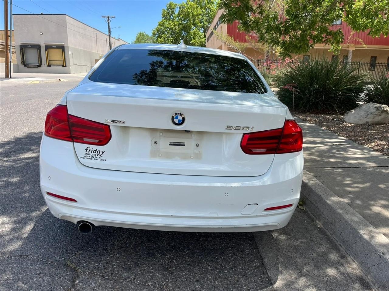 BMW 3-Series 320i xDrive Sedan 2016