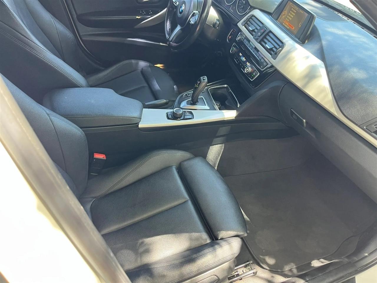 BMW 3-Series 320i xDrive Sedan 2016