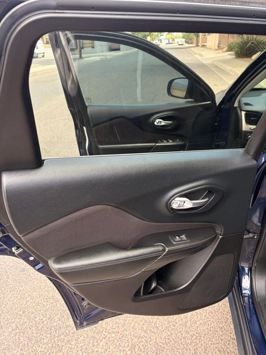 Jeep Cherokee Latitude FWD 2014