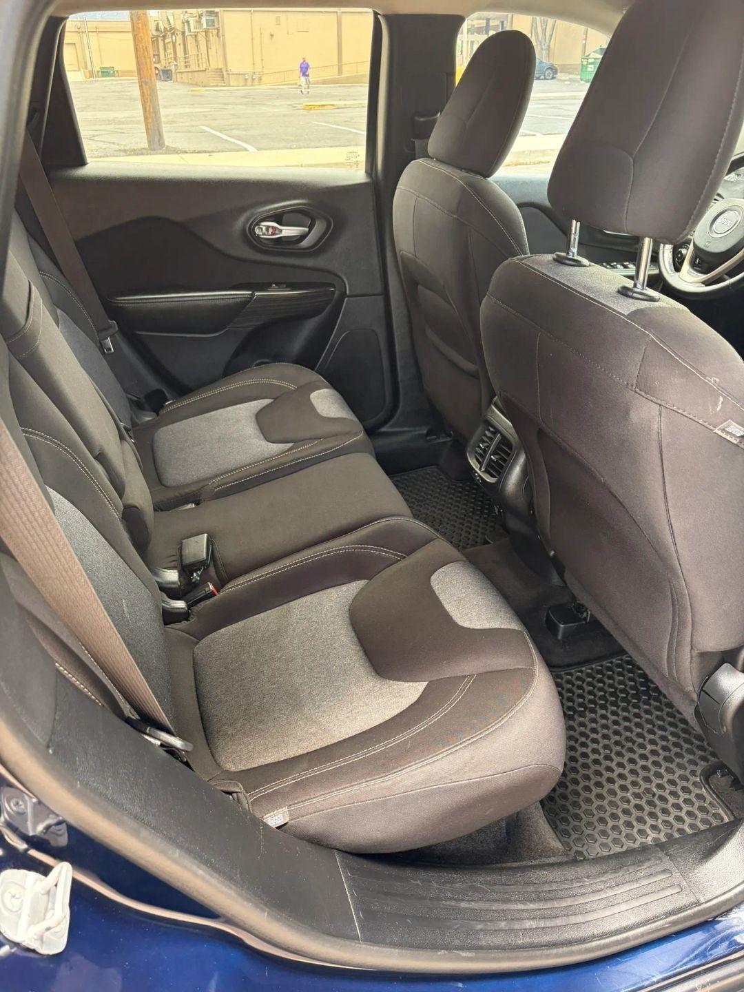Jeep Cherokee Latitude FWD 2014
