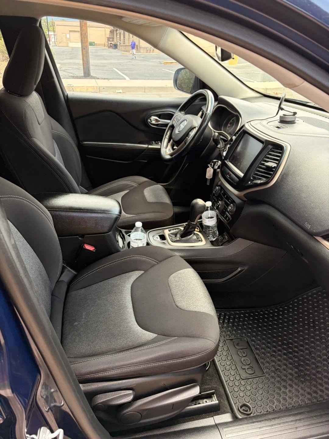 Jeep Cherokee Latitude FWD 2014