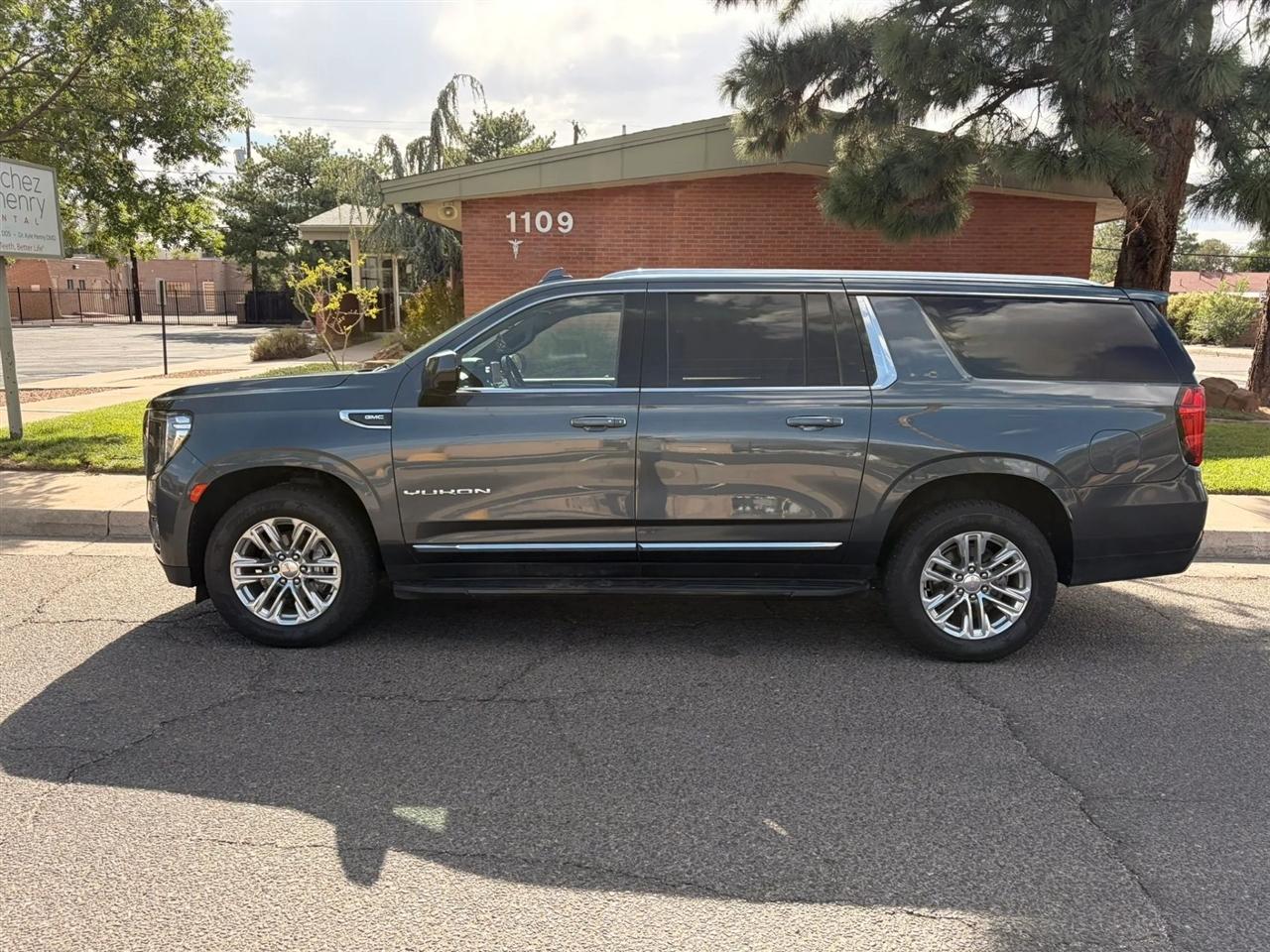 GMC Yukon XL SLT 4WD 2021