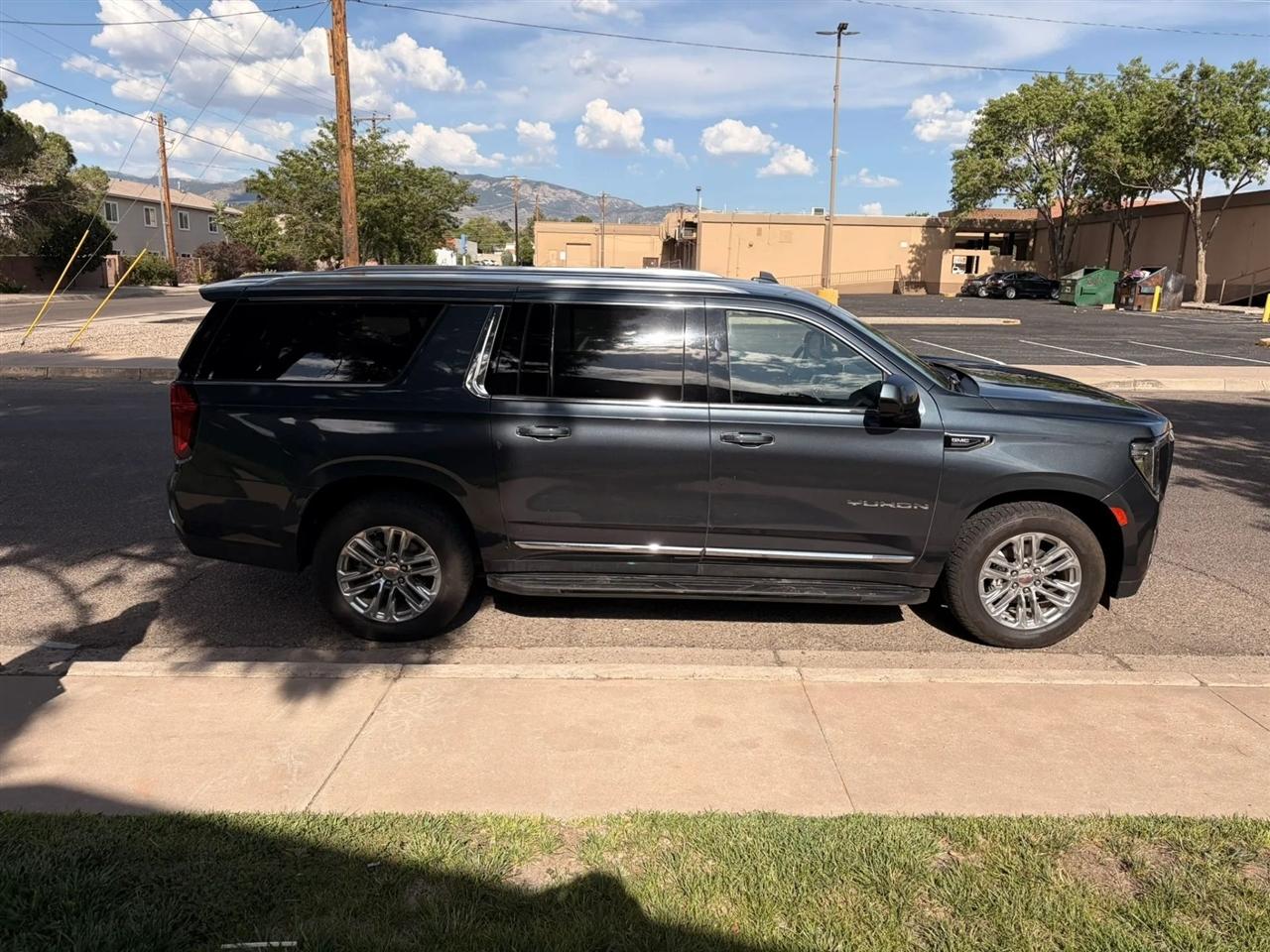 GMC Yukon XL SLT 4WD 2021