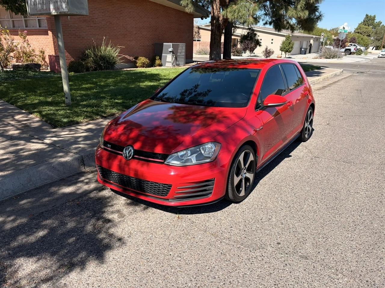 2017 Volkswagen Golf GTI S 6A 4-Door