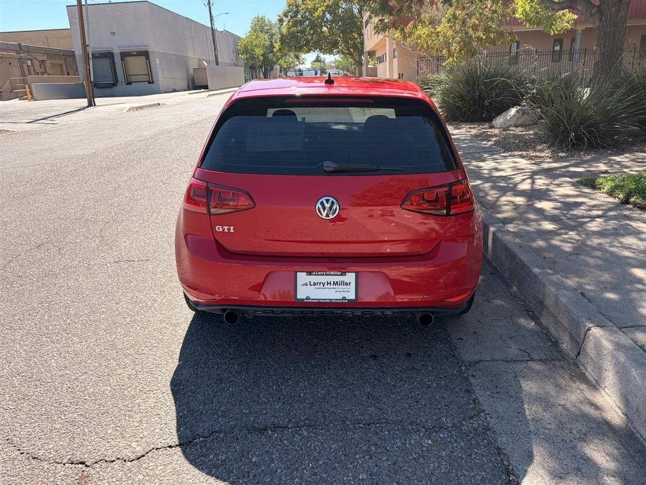 Volkswagen Golf GTI S 6A 4-Door 2017