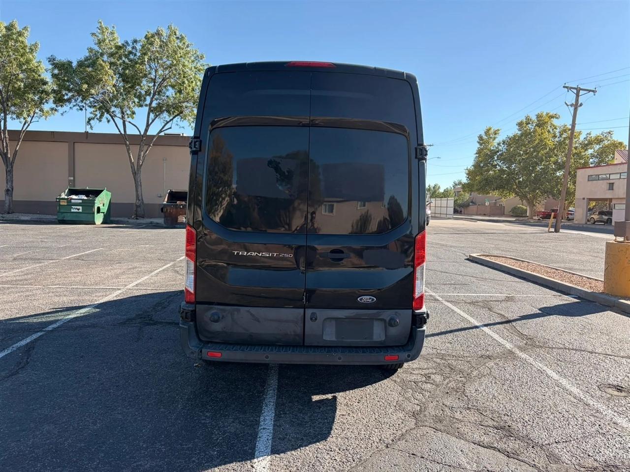 Ford Transit 250 Van High Roof w/Sliding Pass. 148-in. WB 2017