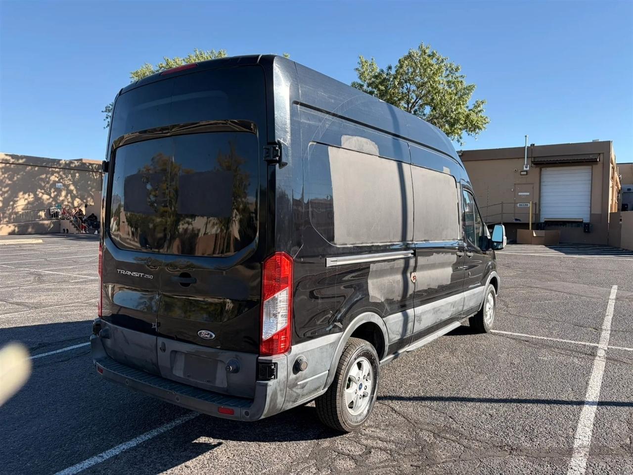 Ford Transit 250 Van High Roof w/Sliding Pass. 148-in. WB 2017