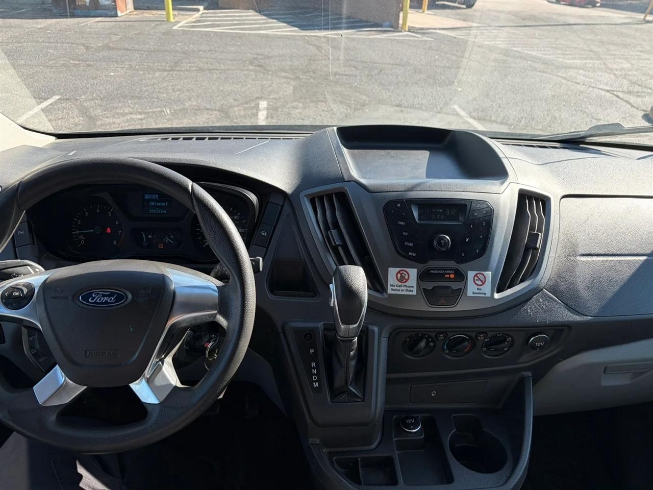 Ford Transit 250 Van High Roof w/Sliding Pass. 148-in. WB 2017