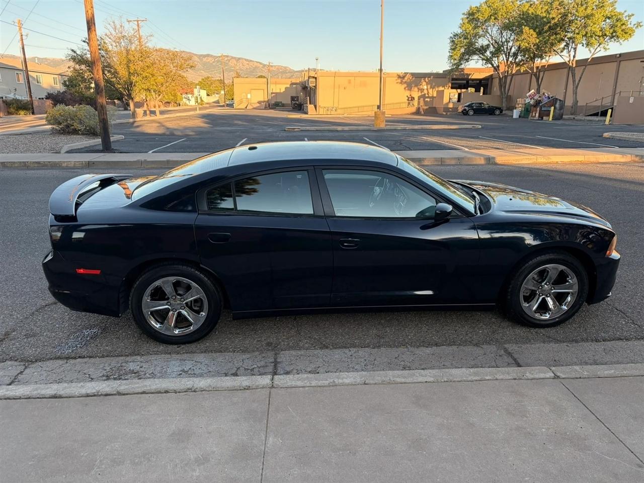 Dodge Charger SE 2012
