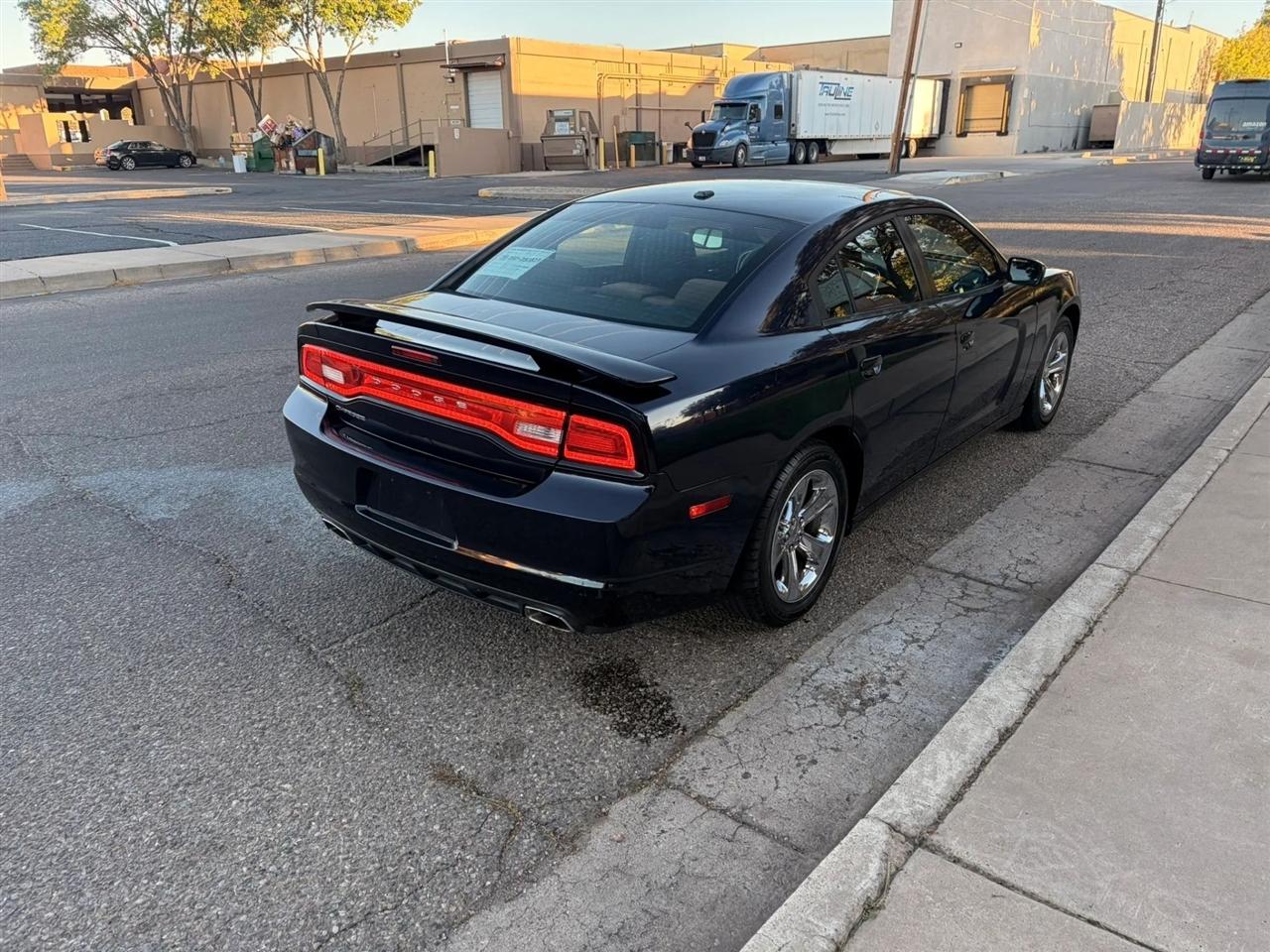 Dodge Charger SE 2012