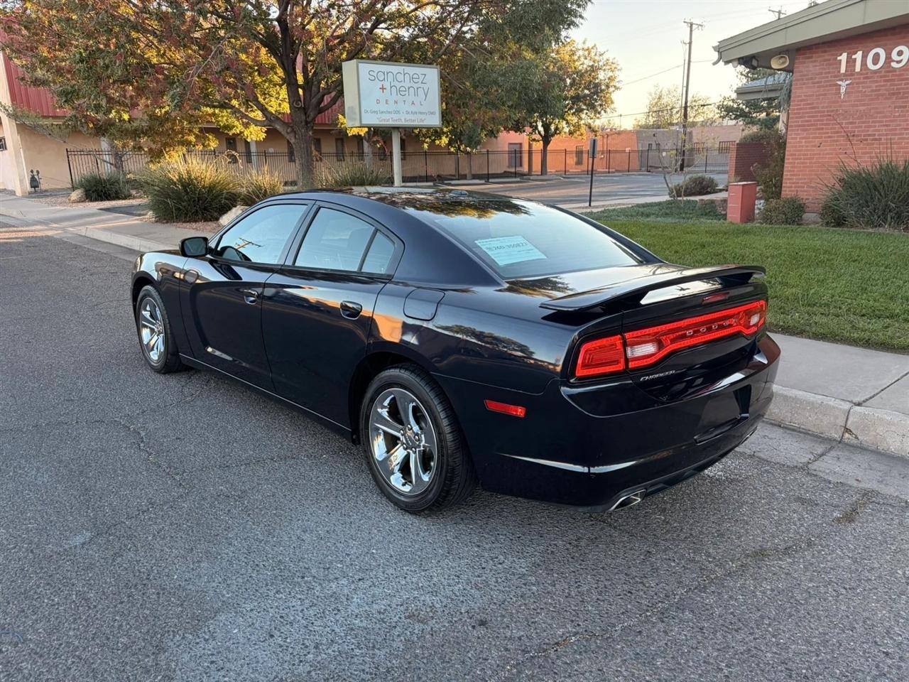 Dodge Charger SE 2012