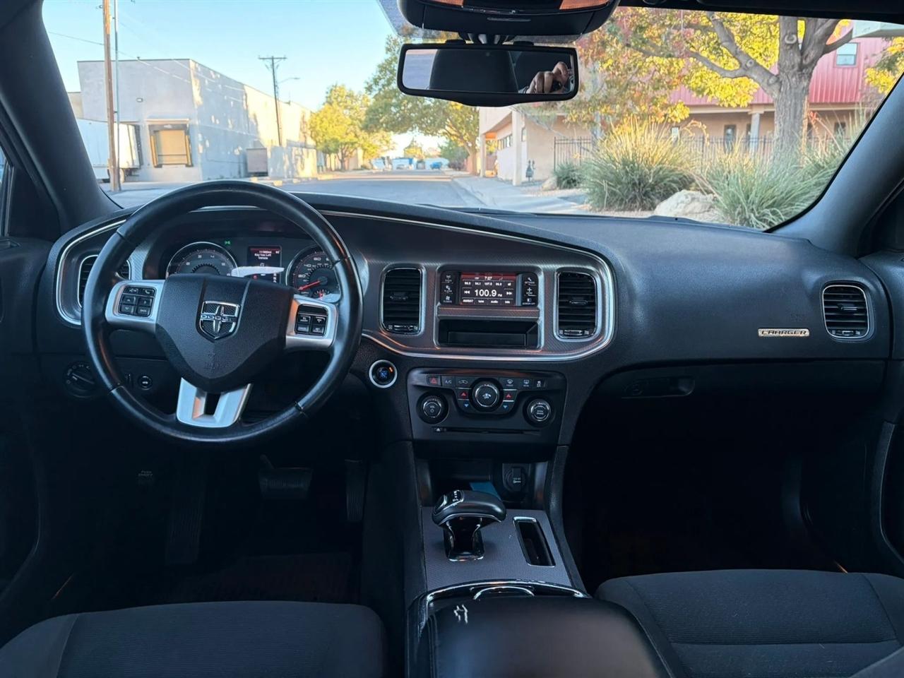 Dodge Charger SE 2012